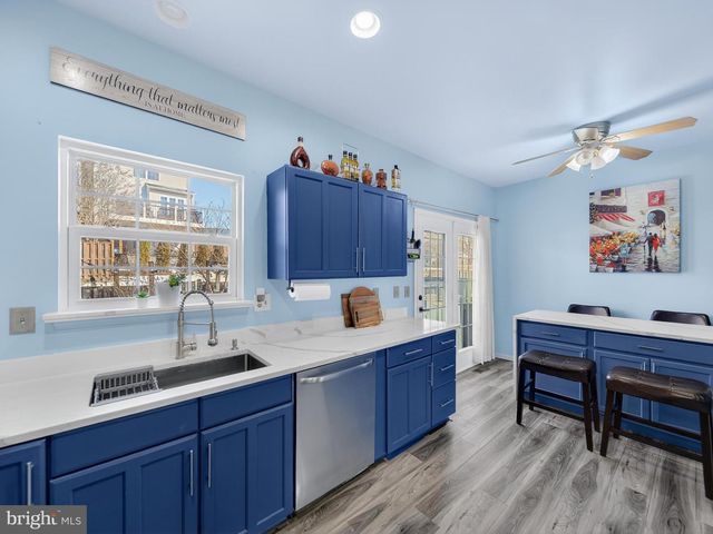 564 SPARKLEBERRY TER NE, Leesburg, VA 20176