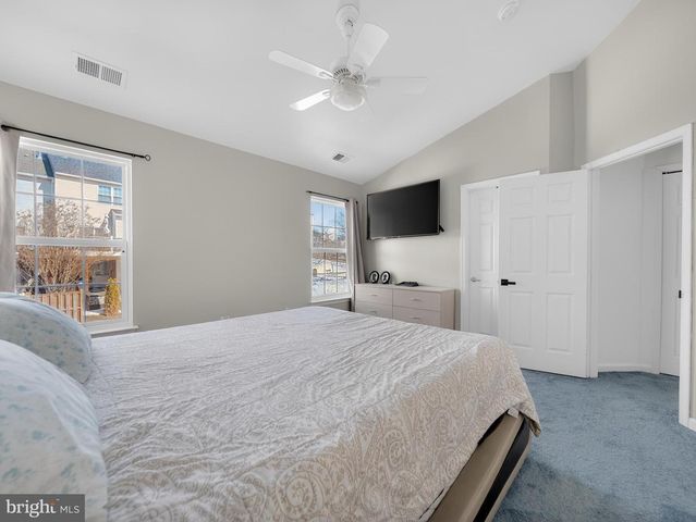 564 SPARKLEBERRY TER NE, Leesburg, VA 20176