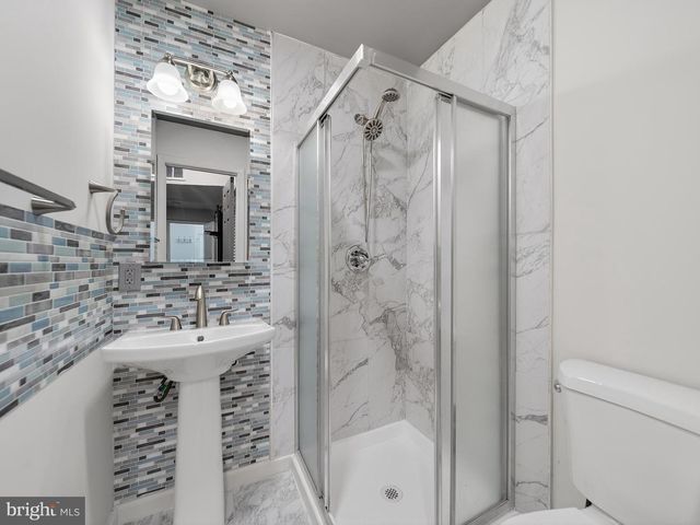 564 SPARKLEBERRY TER NE, Leesburg, VA 20176