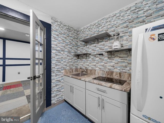 564 SPARKLEBERRY TER NE, Leesburg, VA 20176