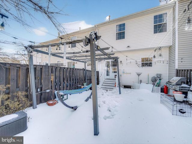 564 SPARKLEBERRY TER NE, Leesburg, VA 20176