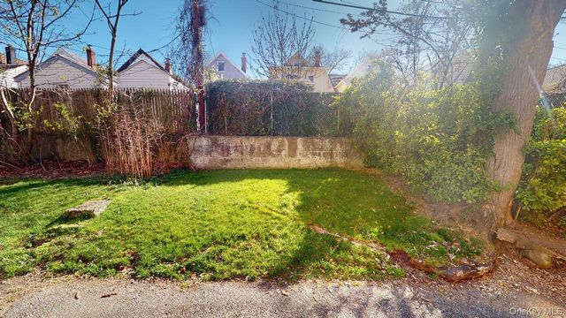 68-24 Juno Street, Forest Hills, NY 11375
