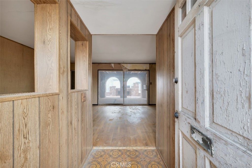 Image 11 of property listing at 9949 Noble Avenue, San Fernando, CA 91345