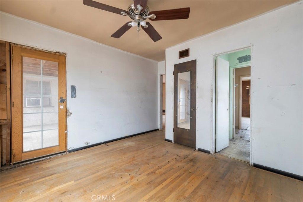 Image 18 of property listing at 9949 Noble Avenue, San Fernando, CA 91345