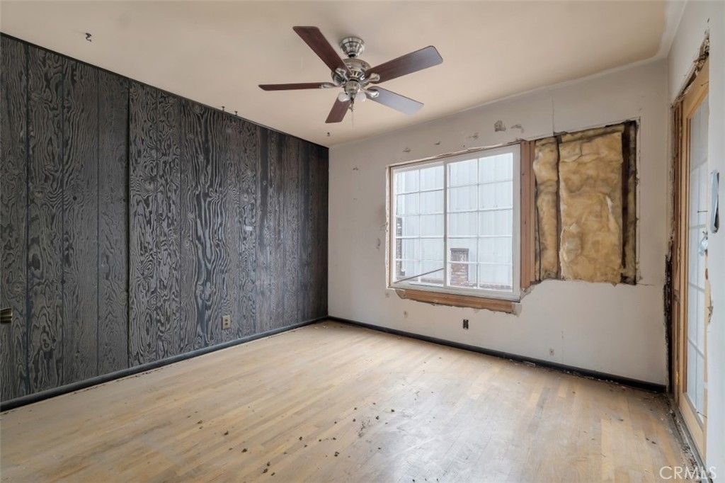 Image 19 of property listing at 9949 Noble Avenue, San Fernando, CA 91345