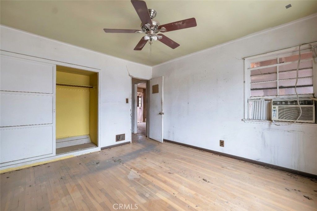 Image 23 of property listing at 9949 Noble Avenue, San Fernando, CA 91345