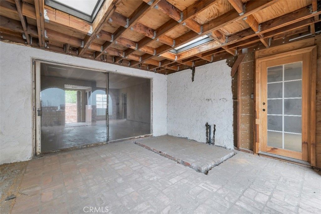 Image 26 of property listing at 9949 Noble Avenue, San Fernando, CA 91345