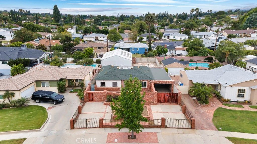 Image 2 of property listing at 9949 Noble Avenue, San Fernando, CA 91345