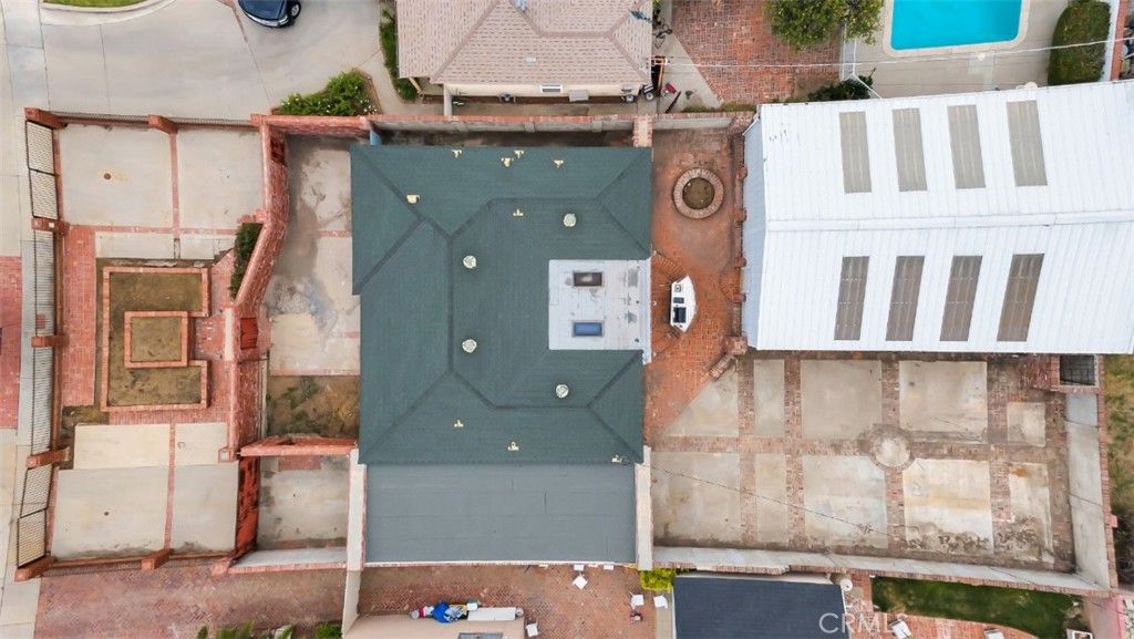 Image 37 of property listing at 9949 Noble Avenue, San Fernando, CA 91345