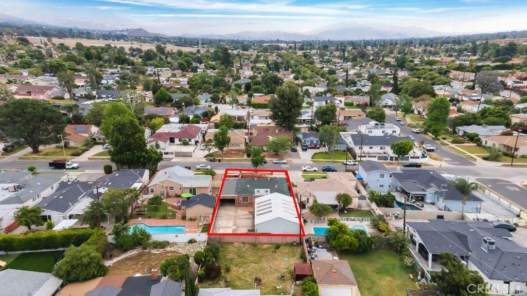 Image 39 of property listing at 9949 Noble Avenue, San Fernando, CA 91345