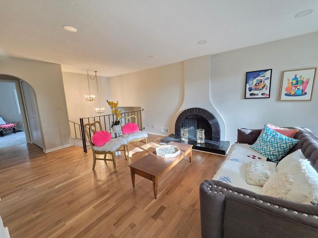 4174 Oakcrest Drive, Vadnais Heights, MN 55127