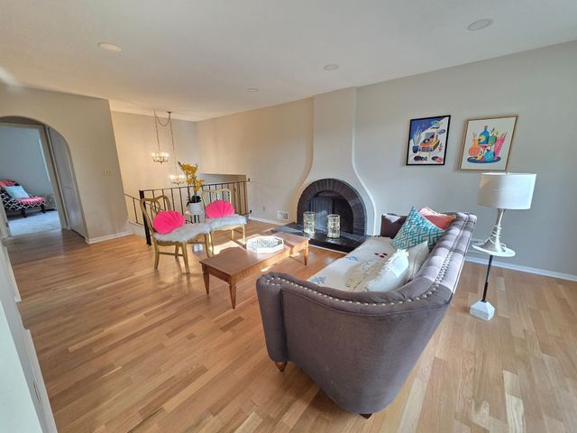 4174 Oakcrest Drive, Vadnais Heights, MN 55127