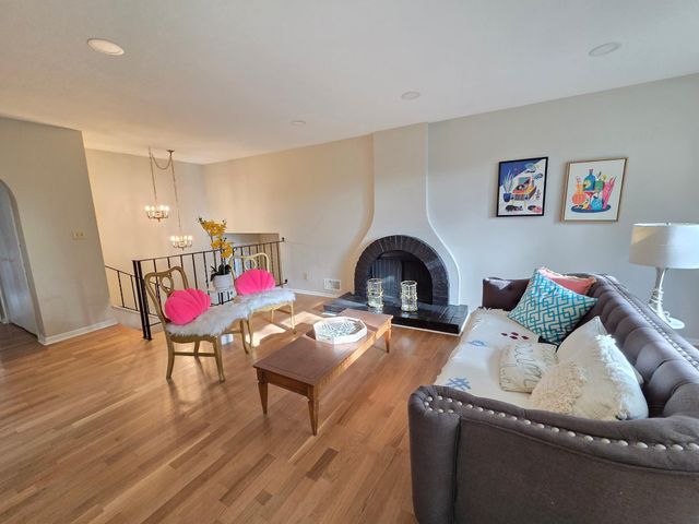 4174 Oakcrest Drive, Vadnais Heights, MN 55127