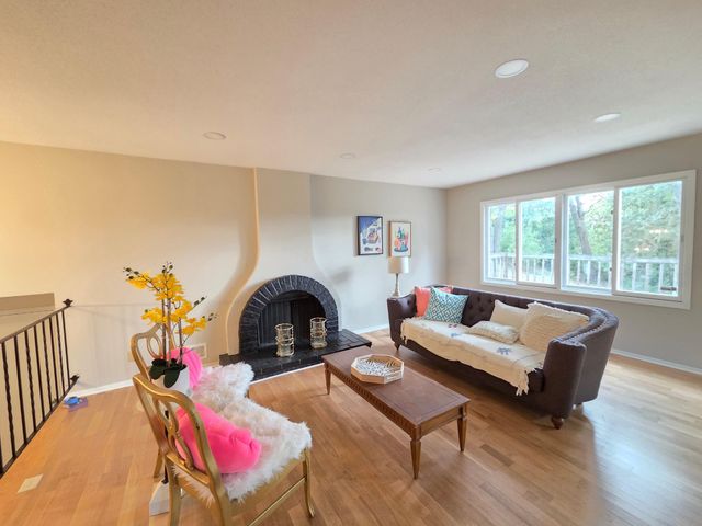 4174 Oakcrest Drive, Vadnais Heights, MN 55127