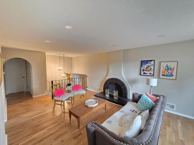 4174 Oakcrest Drive, Vadnais Heights, MN 55127