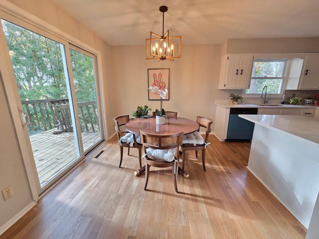 4174 Oakcrest Drive, Vadnais Heights, MN 55127