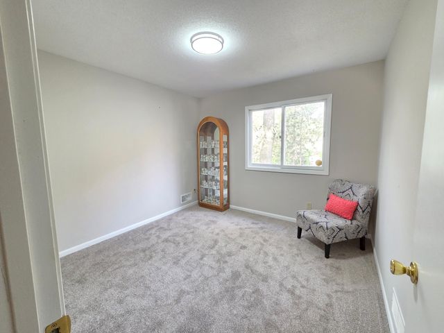 4174 Oakcrest Drive, Vadnais Heights, MN 55127