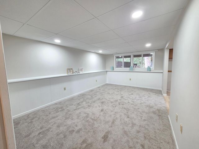 4174 Oakcrest Drive, Vadnais Heights, MN 55127