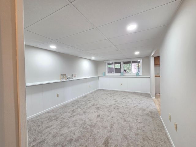 4174 Oakcrest Drive, Vadnais Heights, MN 55127