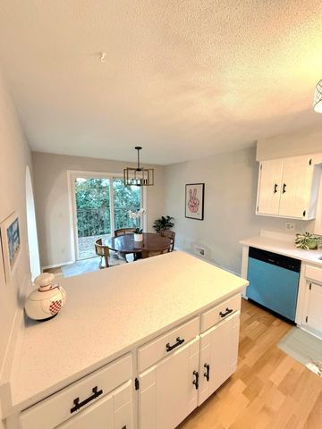 4174 Oakcrest Drive, Vadnais Heights, MN 55127