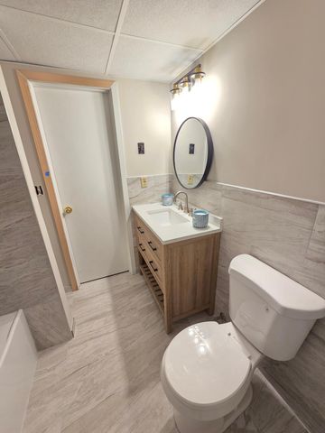 4174 Oakcrest Drive, Vadnais Heights, MN 55127