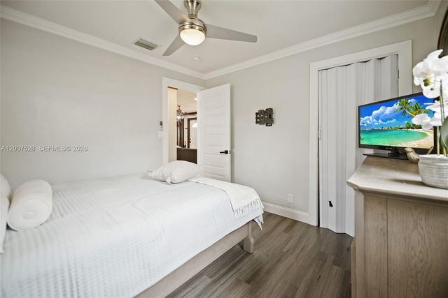 6870 Thomas St, Hollywood, FL 33024