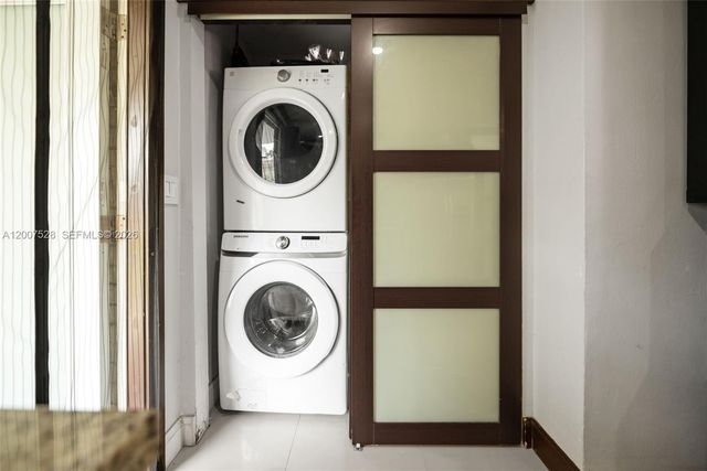 6870 Thomas St, Hollywood, FL 33024