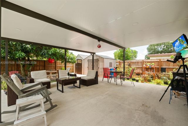 6870 Thomas St, Hollywood, FL 33024