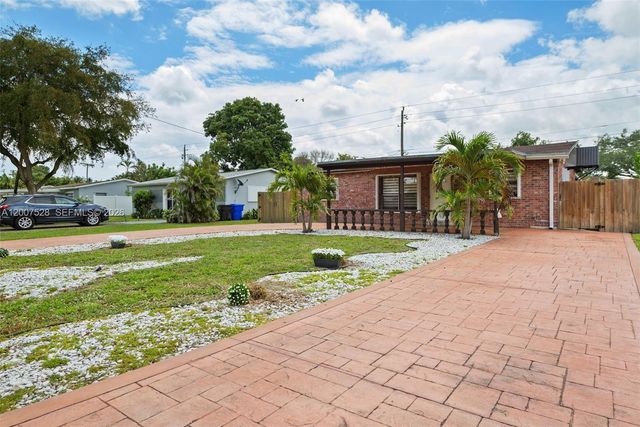 6870 Thomas St, Hollywood, FL 33024