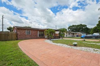 6870 Thomas St, Hollywood, FL 33024