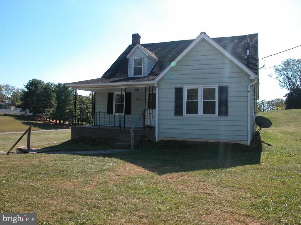 14835 CLEAR SPRING RD, Williamsport, MD 21795