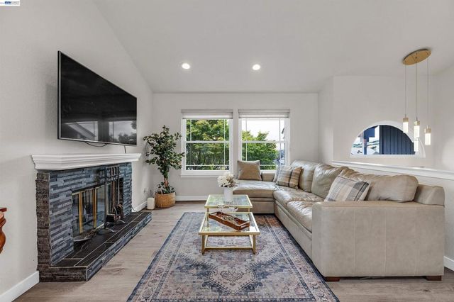 23467 Mona Marie Ct, Hayward, CA 94541