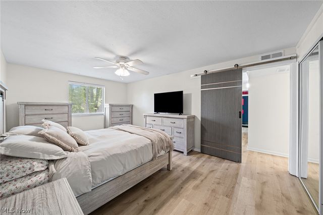593 Tollis Pkwy 4-32, Broadview Heights, OH 44147