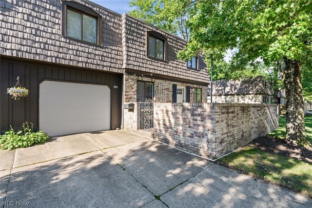 593 Tollis Pkwy 4-32, Broadview Heights, OH 44147