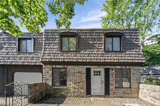 593 Tollis Pkwy 4-32, Broadview Heights, OH 44147