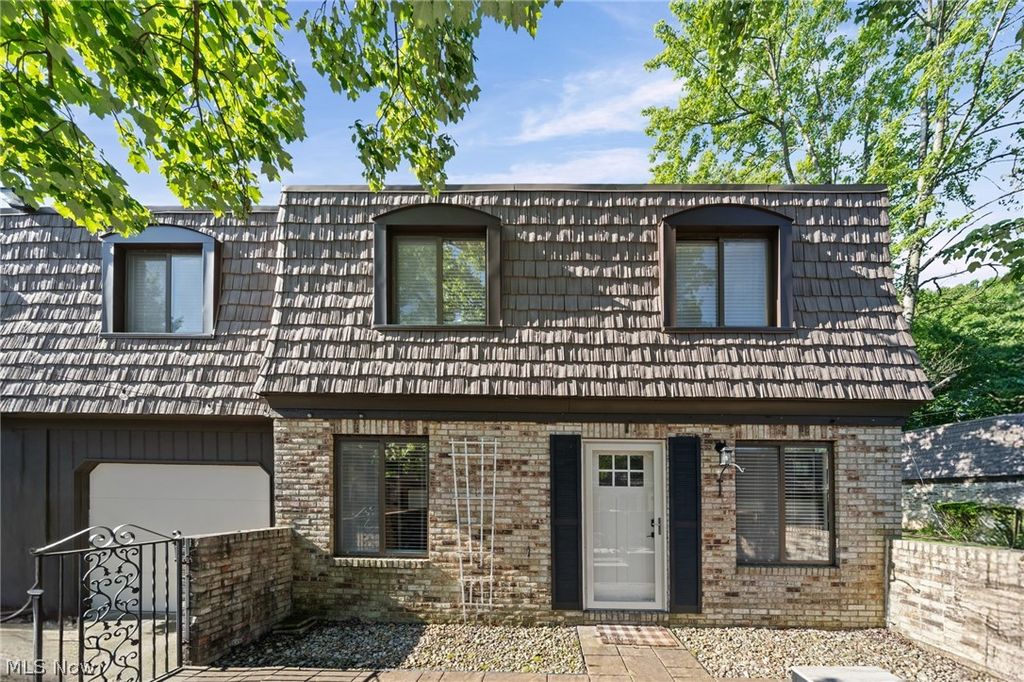 593 Tollis Pkwy 4-32, Broadview Heights, OH 44147