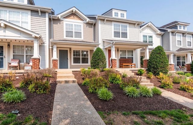 310 Shadow Glen Dr, Nashville, TN 37211