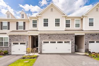 205 Charleston Drive, Monroe, NJ 08831