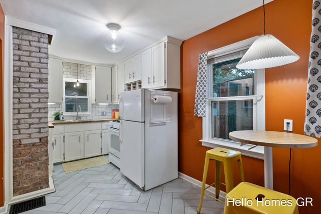 223 Leyden Avenue Sw, City Of Grand Rapids, MI 49504