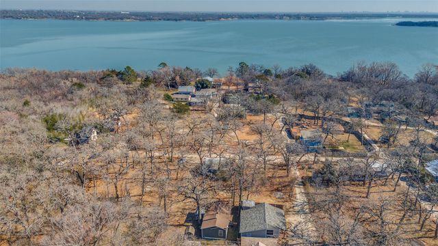 103 E 8th Street, Shady Shores, TX 76208