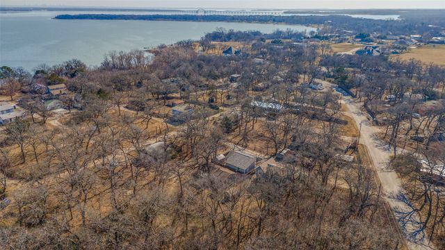 103 E 8th Street, Shady Shores, TX 76208