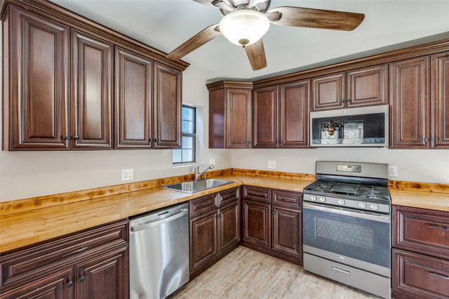 103 E 8th Street, Shady Shores, TX 76208