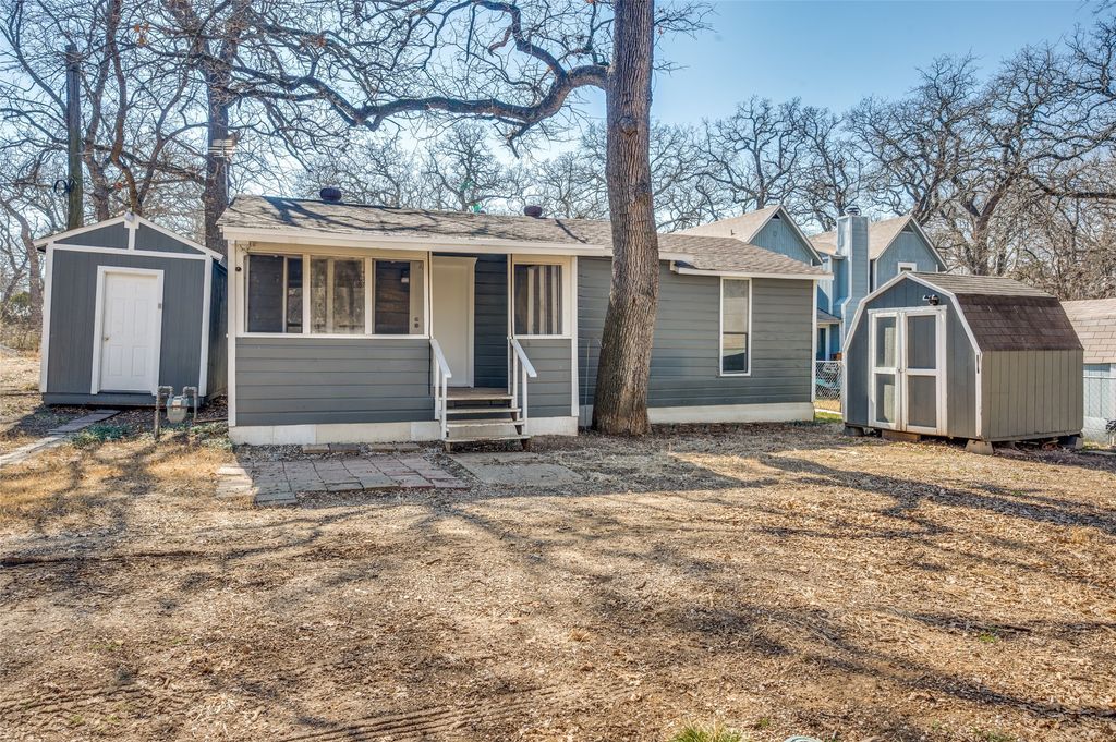 103 E 8th Street, Shady Shores, TX 76208