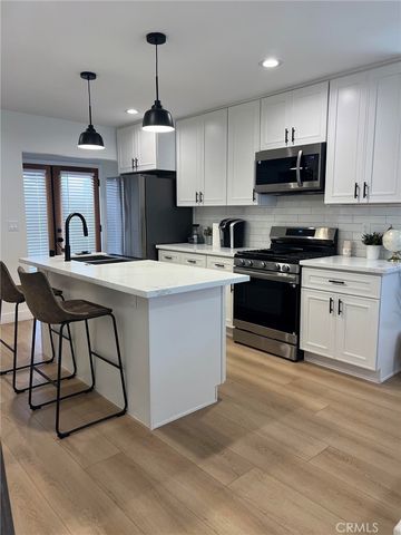 124 Lyndon Street, Hermosa Beach, CA 90254