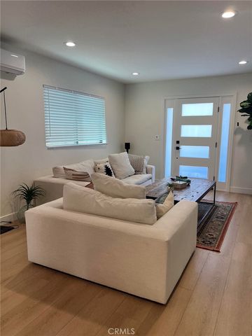 124 Lyndon Street, Hermosa Beach, CA 90254