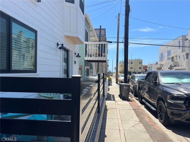 124 Lyndon Street, Hermosa Beach, CA 90254