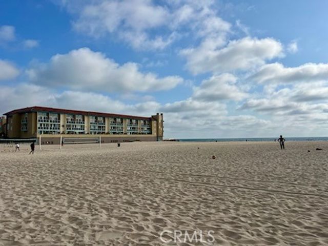 124 Lyndon Street, Hermosa Beach, CA 90254