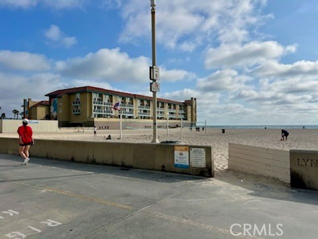 124 Lyndon Street, Hermosa Beach, CA 90254