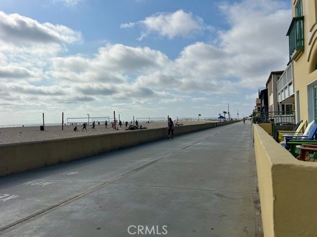 124 Lyndon Street, Hermosa Beach, CA 90254