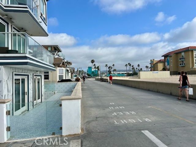 124 Lyndon Street, Hermosa Beach, CA 90254